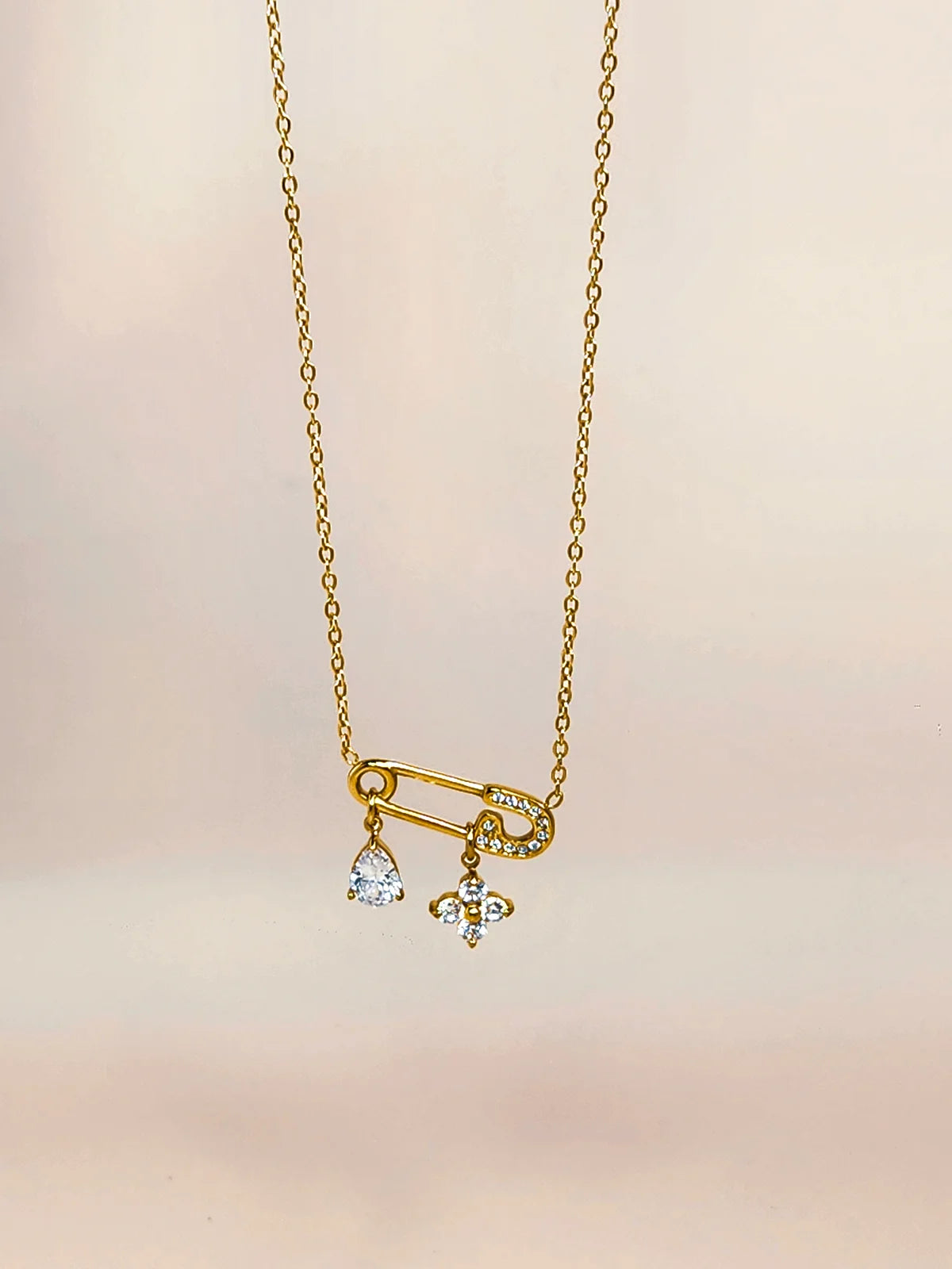 Soie Necklace