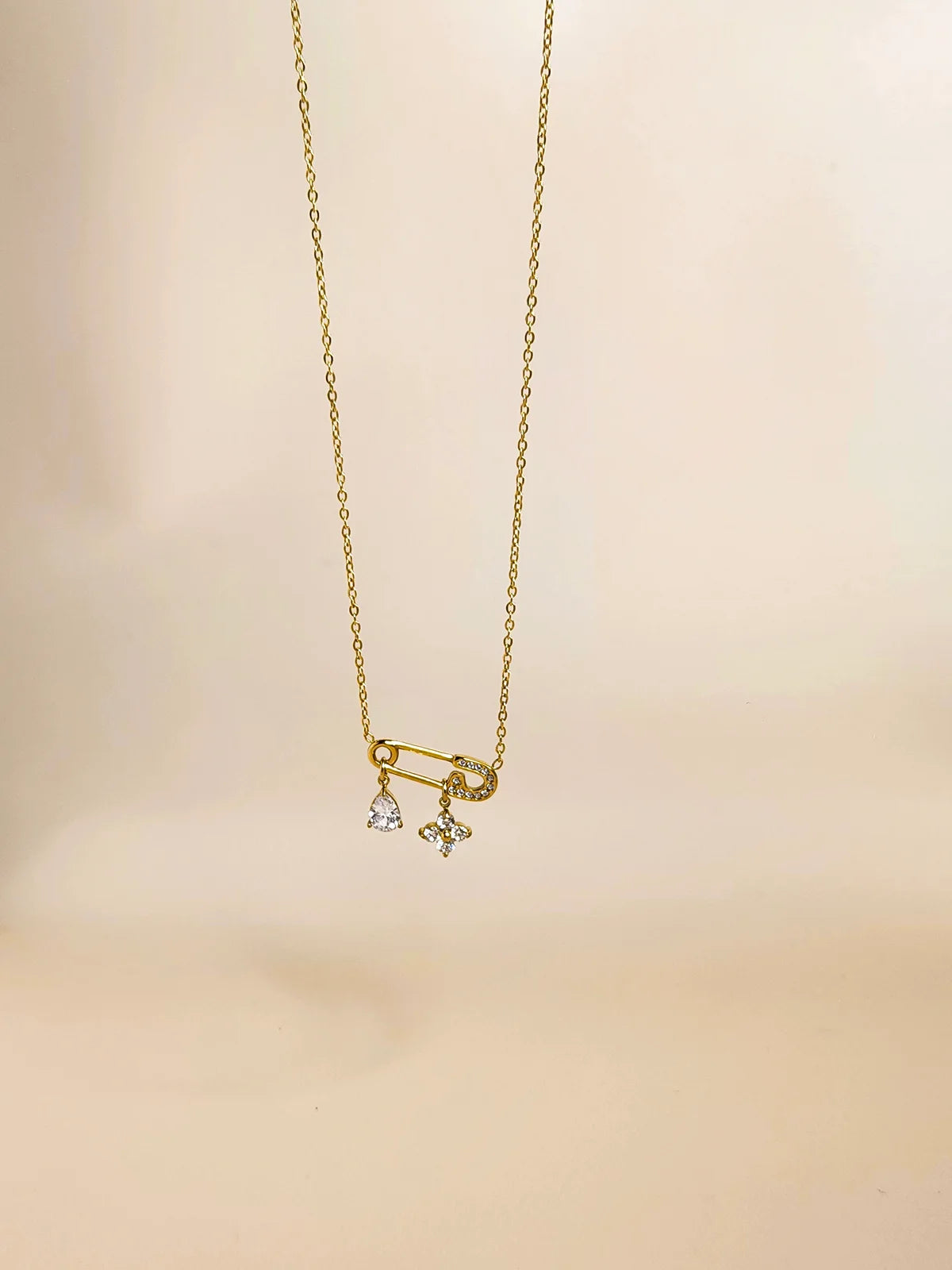 Soie Necklace